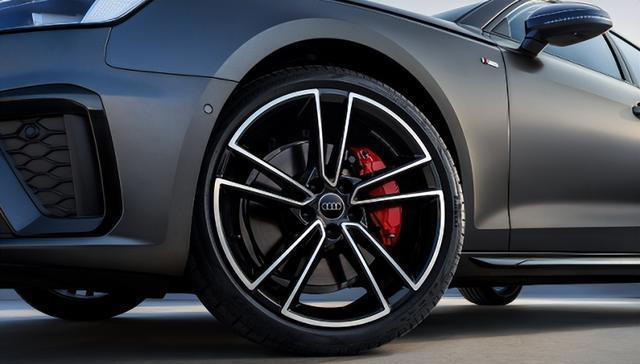 一汽奥迪A4L搭载2.0T动力，6秒破百展现卓越性能