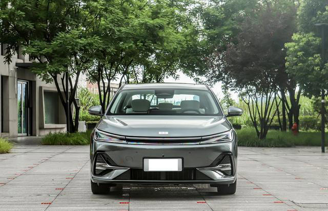 这款插混中型车售价不足9万起！轴距接近2米9，综合续航超2100Km