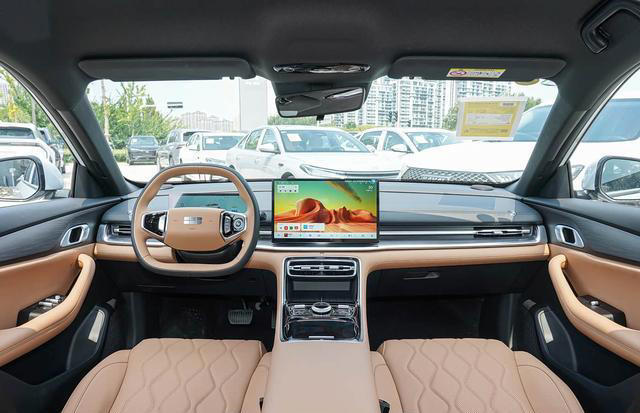 这款插混中型车售价不足9万起！轴距接近2米9，综合续航超2100Km