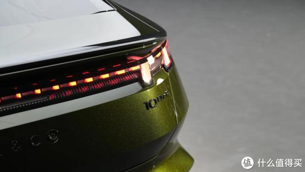 领克10 EM-P标配插混四驱+激光雷达，造型流畅，营造运动豪华气质