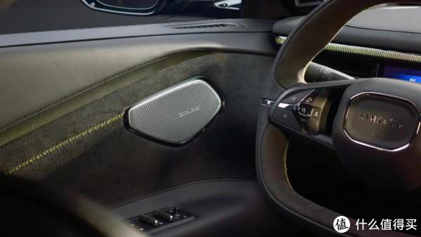 领克10 EM-P标配插混四驱+激光雷达，造型流畅，营造运动豪华气质