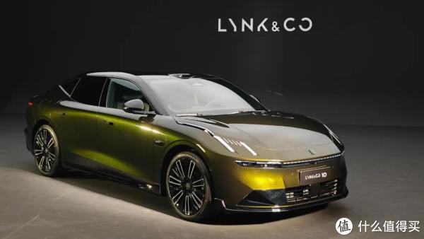 领克10 EM-P标配插混四驱+激光雷达，造型流畅，营造运动豪华气质