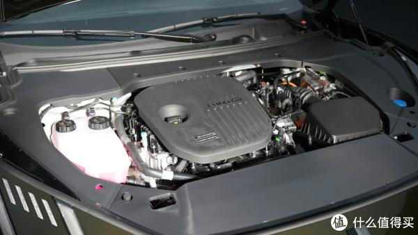 领克10 EM-P标配插混四驱+激光雷达，造型流畅，营造运动豪华气质