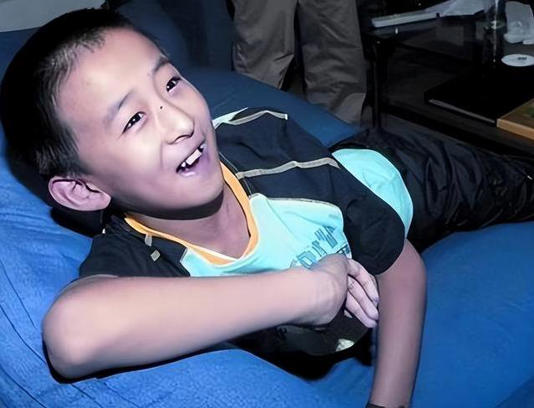 10���ϴ�ѧ����ͯ��16��������Ჩʿ�����ȴѡ����ҵ��ƽ������