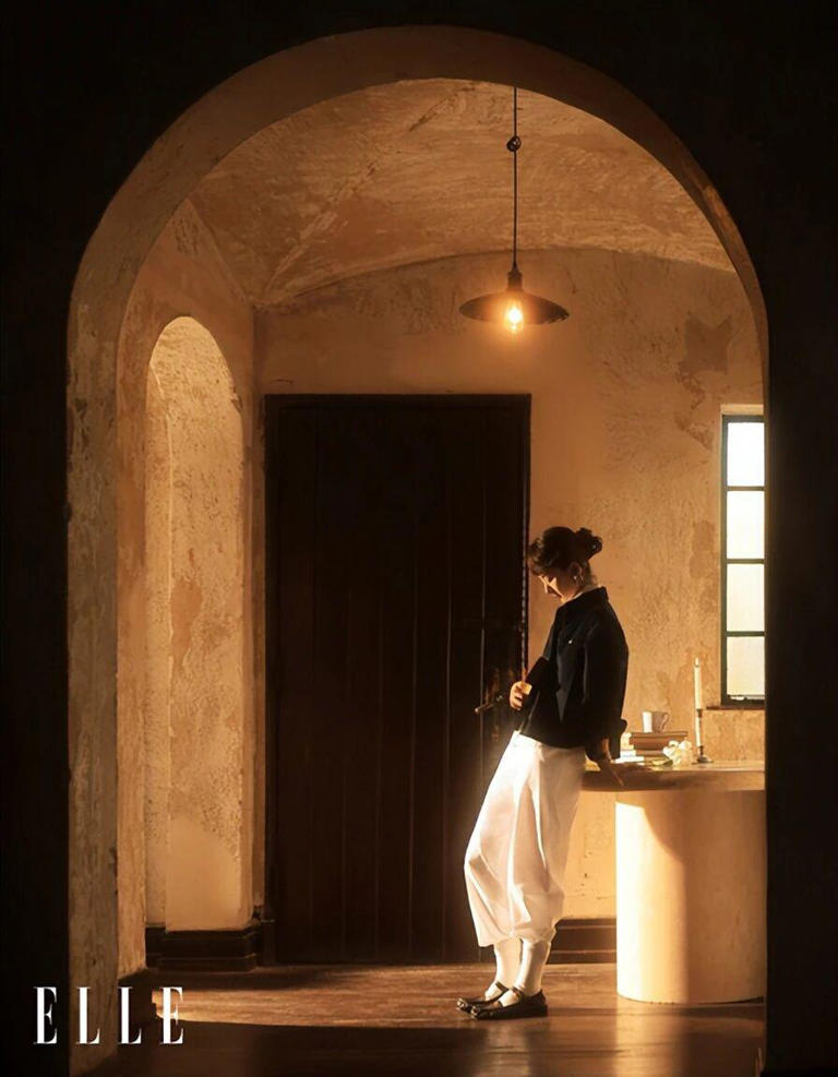 赵丽颖的“破界蜕变”：戏里戏外百变切换，通透人生智慧选择