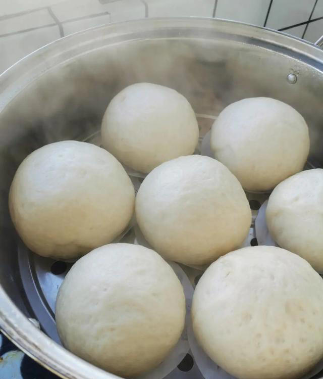 发面别只放酵母，加这2种料，十分钟发满盆，做的面食松软又好吃