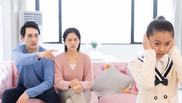 孩子性格固执，家长要先教育孩子明辨是非