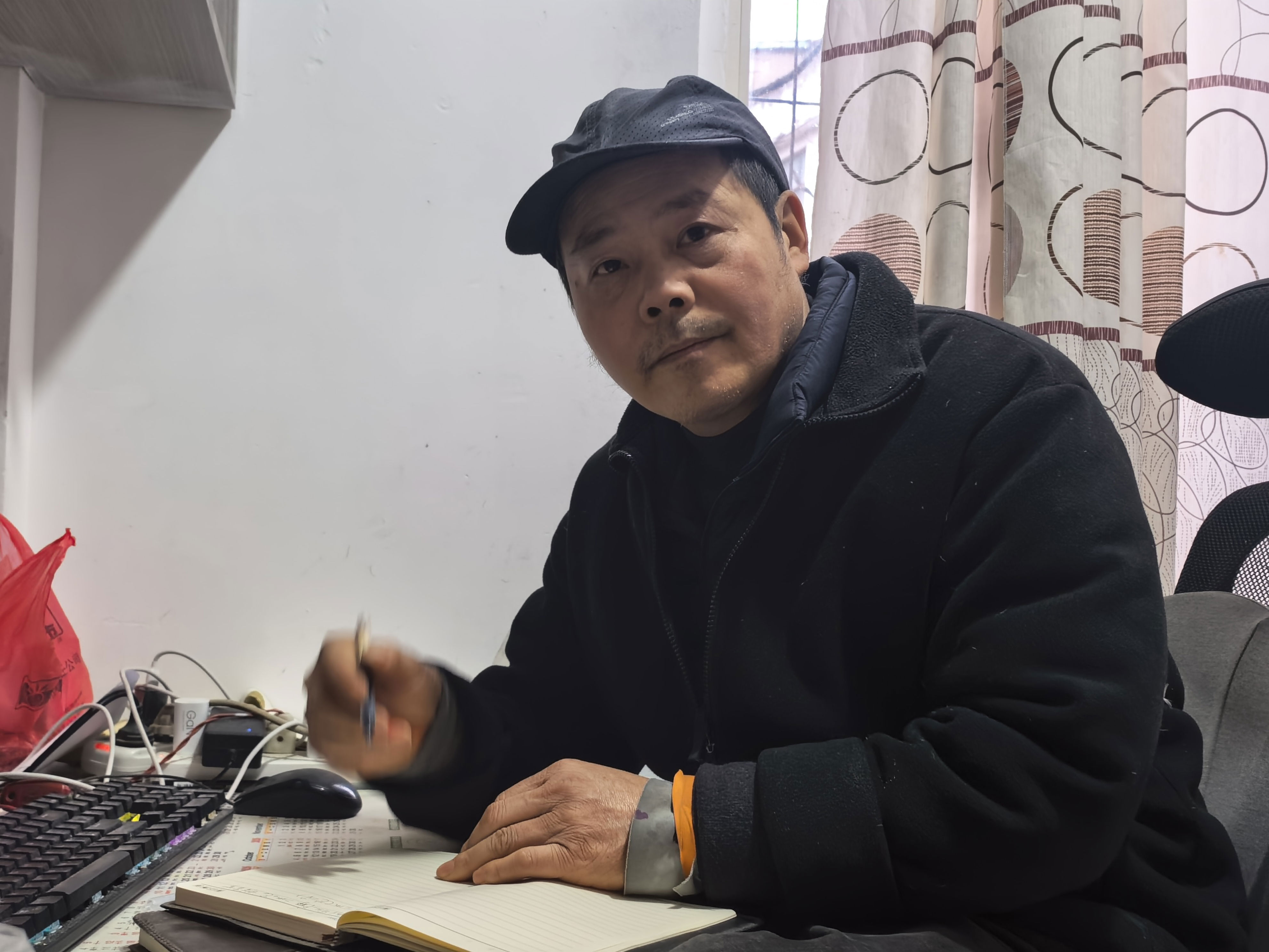 农民张祥前四十一年钻研“宇宙统一场论” 乡野之中仰望科学星空