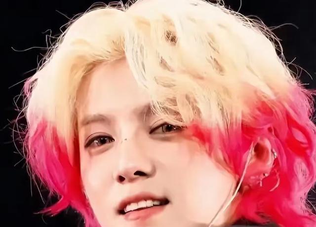 体面全无！鹿晗商务疑似“归零”，曾直播狂骂粗口被禁