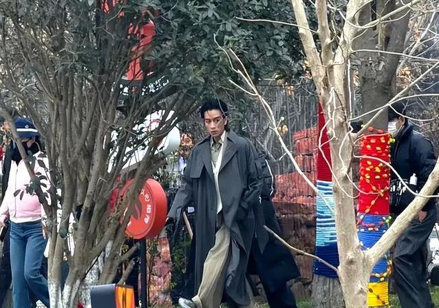 陈妍希离婚后状态大逆转，陈晓却越来越憔悴，这差距到底有多大？