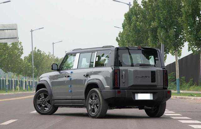 这款方盒子纯电SUV不足9万起！外观硬朗霸气+侧开尾门，续航520Km