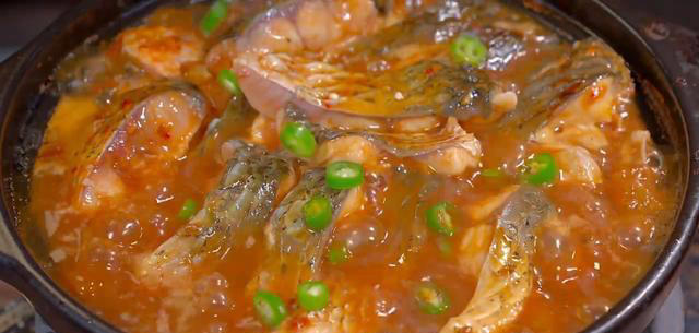 无论腌什么鱼，不要放盐或者料酒，你记住这几个技巧，肉嫩又鲜香