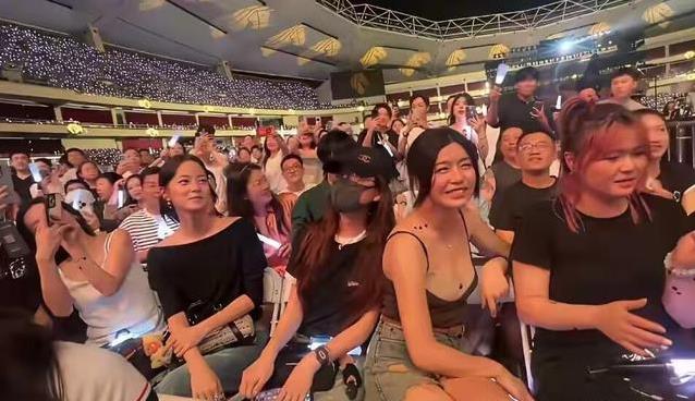 陈妍希离婚后状态大逆转，陈晓却越来越憔悴，这差距到底有多大？