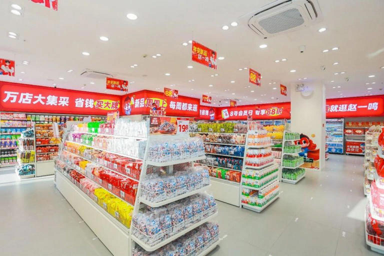 鸣鸣很忙正式登陆港交所：市值超900亿港元，要为更多人带去那份简单的快乐