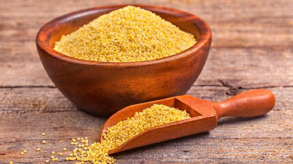 糖尿病患者的美食：这几个干蒸小米的吃法，好吃还能稳血糖