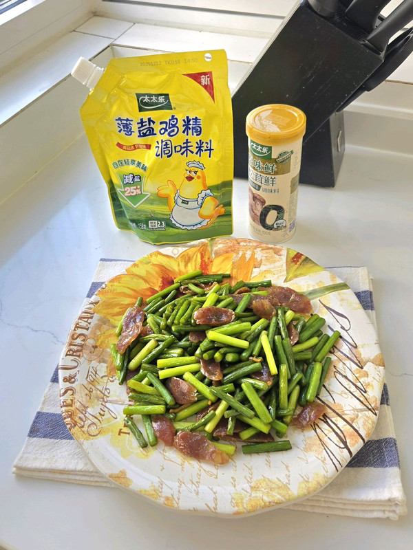 广式腊肠炒蒜苔