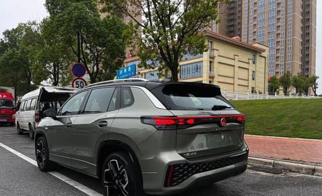 大众将“价格战”再升级！探岳L降幅达6.99万，不比本田CR-V香？