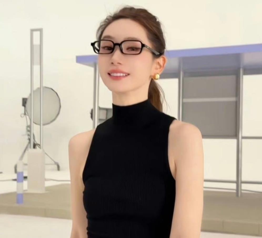 戚薇近照曝光被指撞脸金晨，网友：差点认不出