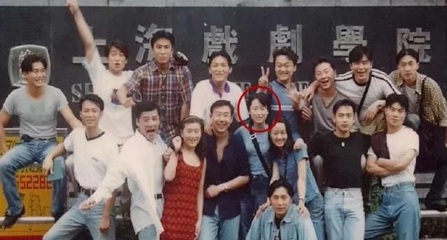 杨明娜41岁嫁“丑男”煮夫，3年后对簿公堂离婚，如今现状如何？