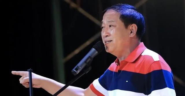 人贵有自知之明！折腾半生倾家荡产的牛群，晚年被儿子这样对待