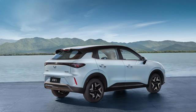 7万级纯电“六边形战士”：五菱缤果S凭均衡实力，成为务实之选