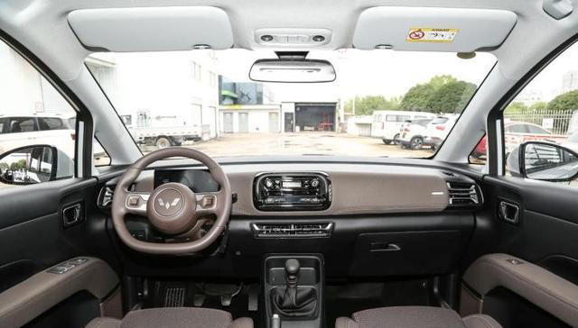 五菱星光730：大七座家用MPV的新选择，手动挡与自动挡如何抉择？