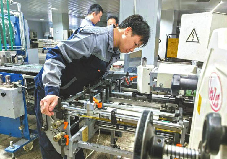 地方架梯搭台 技能比拼亮绝活