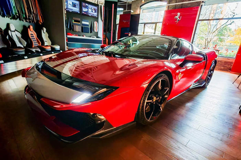 法拉利插混超跑，全新外观未来感十足！搭载4.0T V8双涡轮+三电机