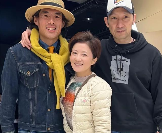 45岁金铭现状曝光，住着豪宅不婚不育，曾被贾静雯破口大骂