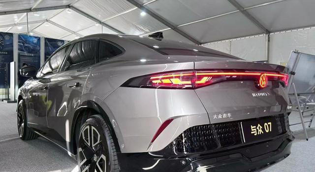 大众全新跨界轿跑将上市，外观年轻运动，车长4853mm，续航558km