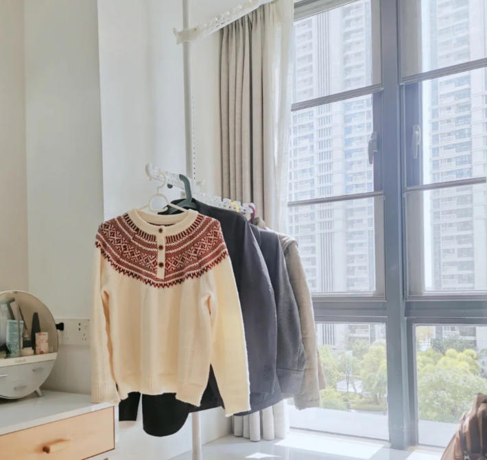 回家脱下来的衣服别再扔沙发上了！学学上海人的做法，那才叫高级