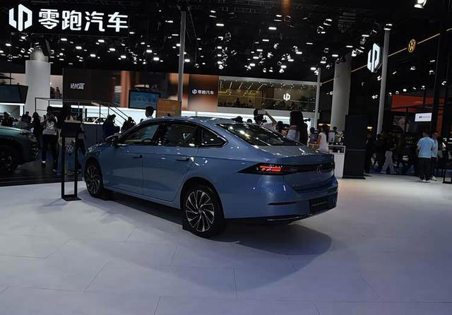 大众又成功了！5.77L油耗喝92油，31天卖25718辆，家用真省心