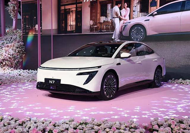 日产这次挺成功！4930mm车长，218马力起步，家用看着省心