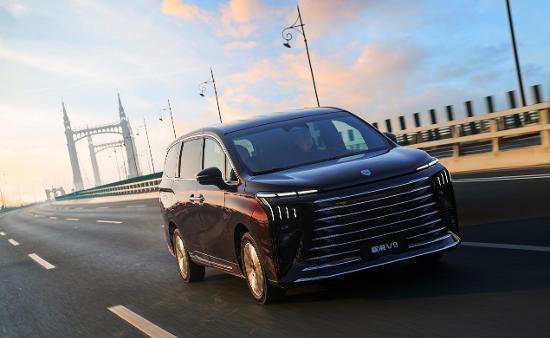 星海V9 新能源与燃油的家庭旅行较量