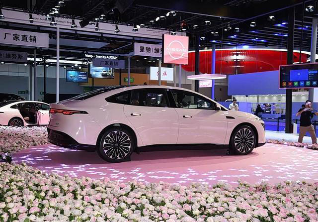 日产这次挺成功！4930mm车长，218马力起步，家用看着省心