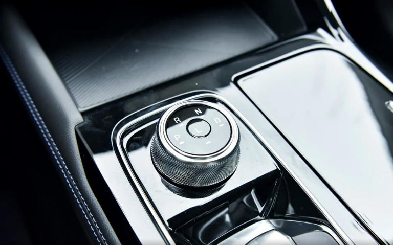 不到10万买合资中型SUV，车宽1935mm，试驾体验福特领睿!
