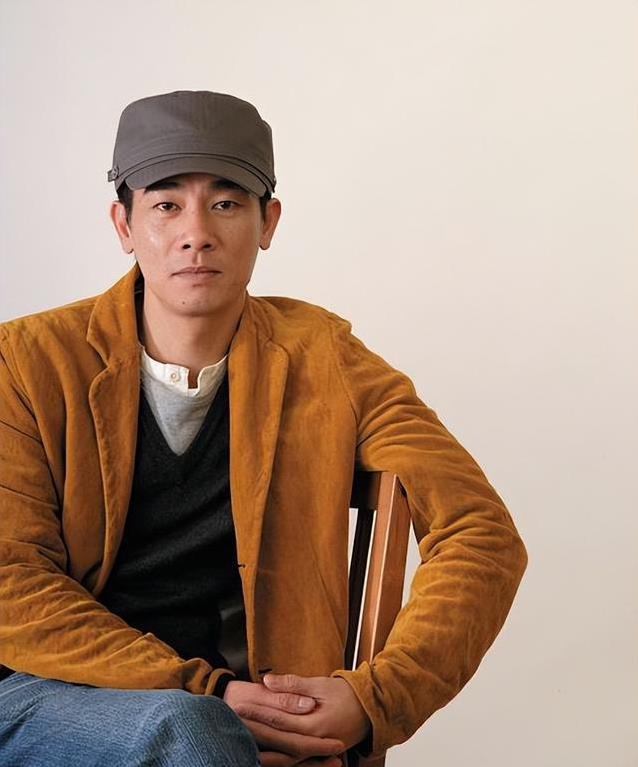 58岁陈小春改名陈泰铨正式上任，广东家乡迎来最接地气新变化