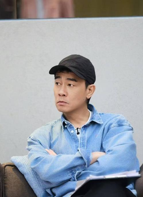 58岁陈小春改名陈泰铨正式上任，广东家乡迎来最接地气新变化