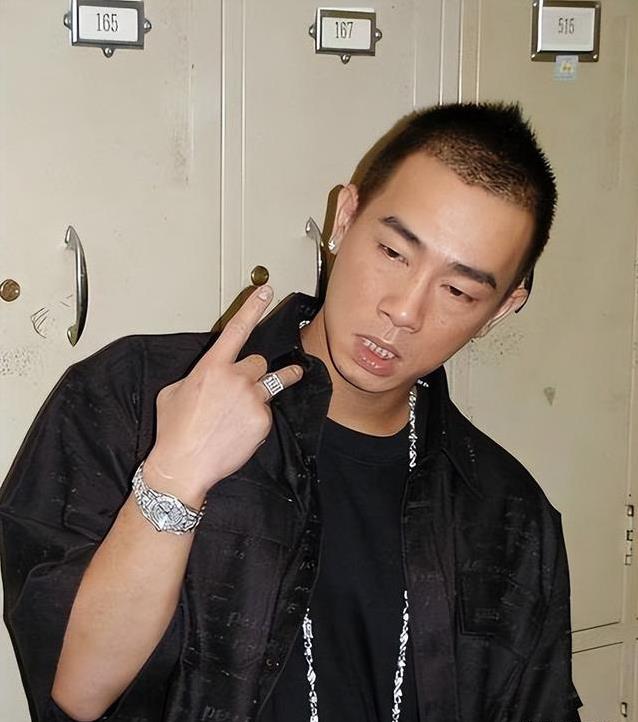 58岁陈小春改名陈泰铨正式上任，广东家乡迎来最接地气新变化