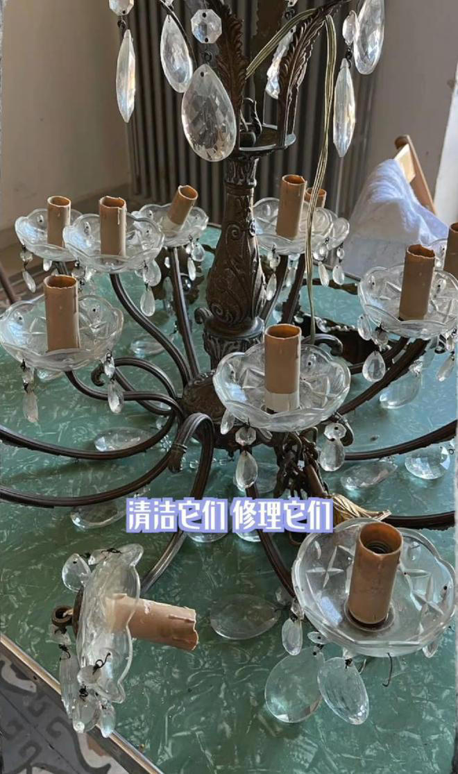 百万粉丝网红晒养老别墅! 废弃学校改造，家具捡破烂，审美不一般