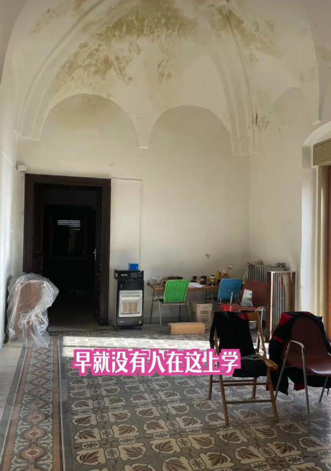 百万粉丝网红晒养老别墅! 废弃学校改造，家具捡破烂，审美不一般
