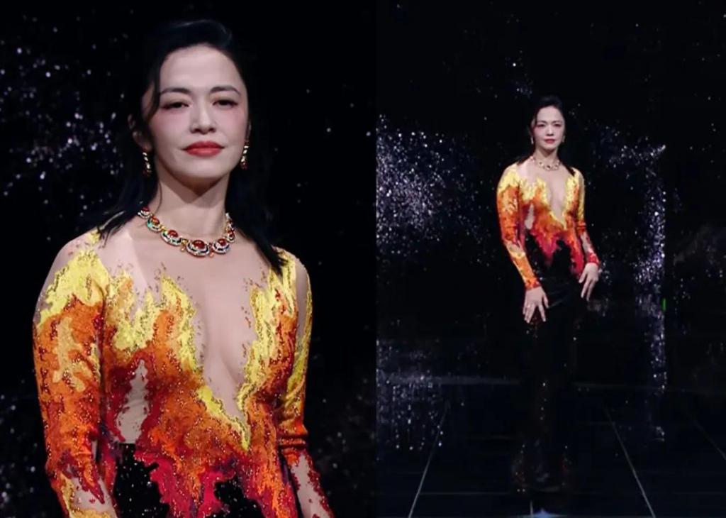 微博之夜红毯：舒淇好美，姚晨裙子看不懂，李宇春难得没压轴出场