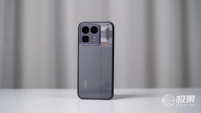 真我 Neo8真机上手：性能、质感、续航全在线的水桶机