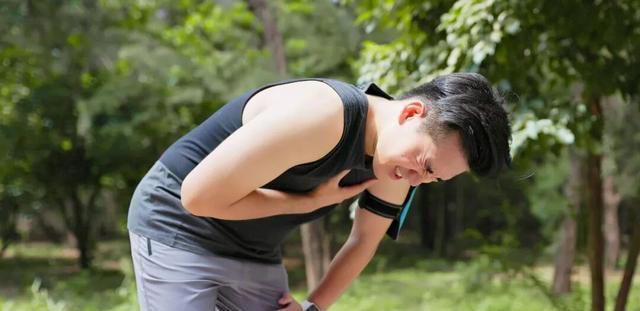 医生提醒：心梗患者增多，全是这类人！注意5个关键信号，知道1个也好