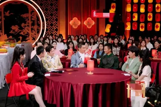 春晚越办越冷清：观众要的是烟火气，不是“高科技说教课”