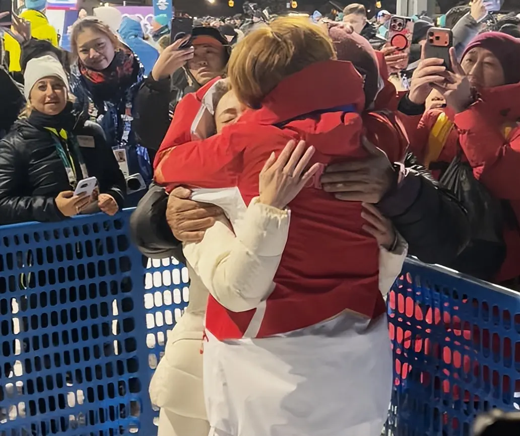 �����������ʷ   �븸ĸ��ӵ����