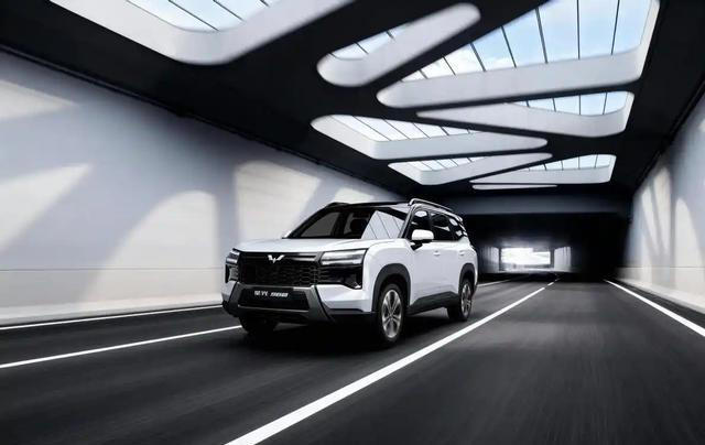 6万块的SUV具备的素养：轴距超2米8，配1.5T+四轮独悬，大厂打造