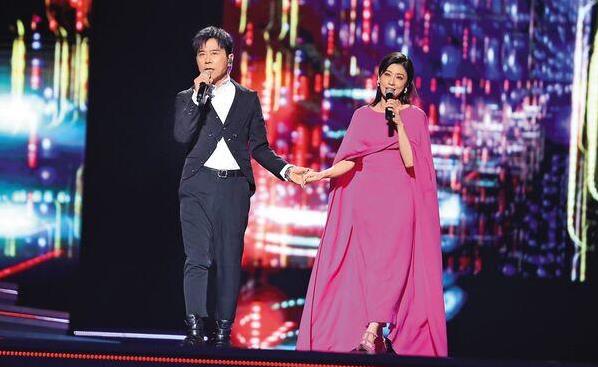 伍思凯31岁独子再传争议！借6万拖2个月才还，女方曝被拉黑真相