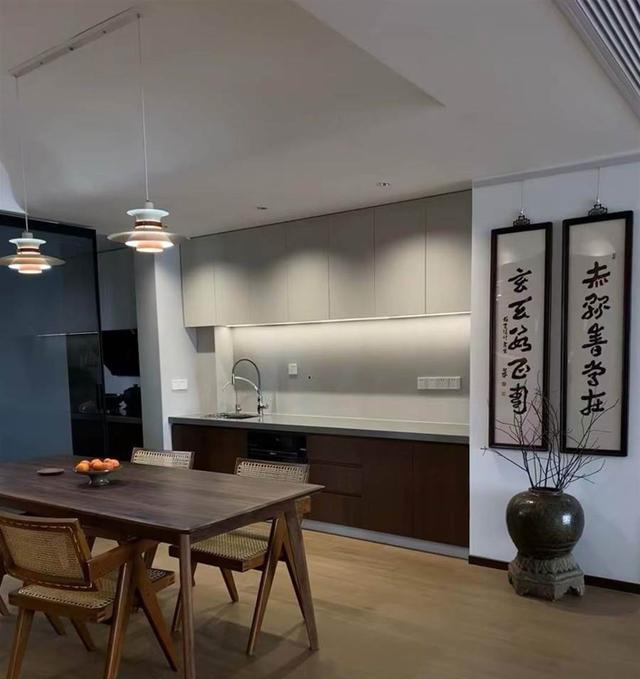 看了浙江一户退休夫妇的家，才知道什么叫高级，一进门就被治愈了