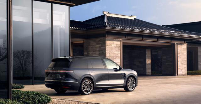 蔚来全新ES8：用实力赢得口碑，值得亲身驾驶体验的豪华SUV